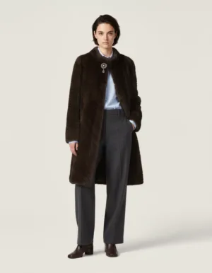 Cappotto in pelliccia collo alto